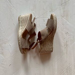 Women’s Size 40 (9) Beige Faux Suede Wedge